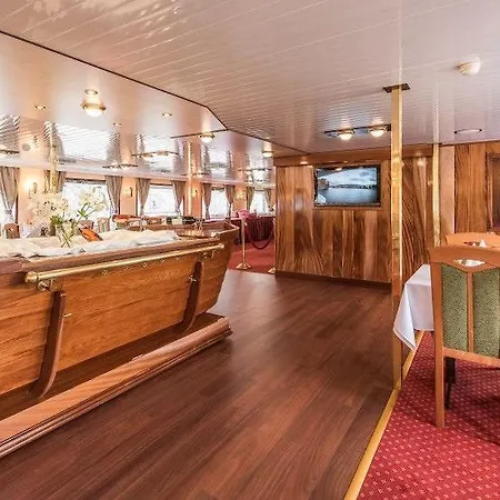 Florentina Boat