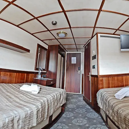 Florentina Boat Botel Prague