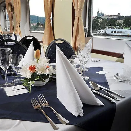 Florentina Boat Botel 3*