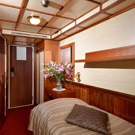 Florentina Boat 3* Prague