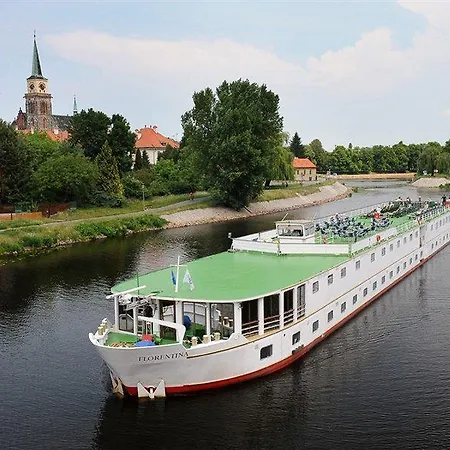 Florentina Boat Prague