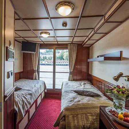 Florentina Boat Botel Prague