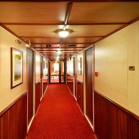 Florentina Boat 3* Prague