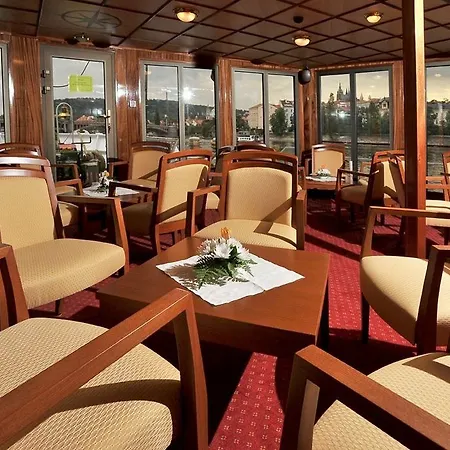 Florentina Boat Botel